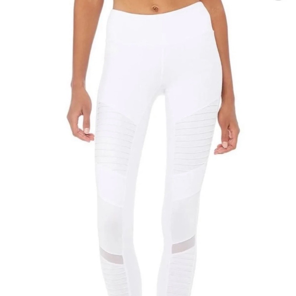 🚫SOLD! Alo Yoga white moto legging XS